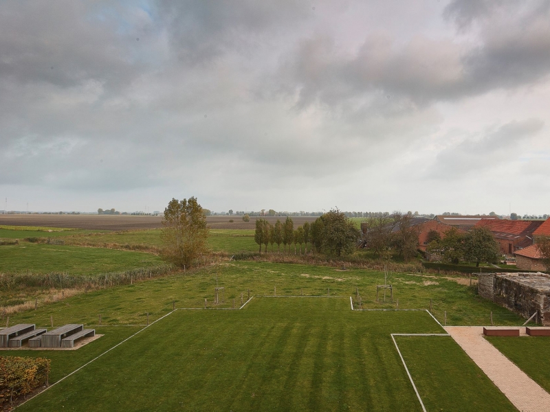 Oud Stuivekenskerke - De Witte Kamer - Landschapsarchitectuur en interieurarchitectuur voor kleine, grote en zotte projecten